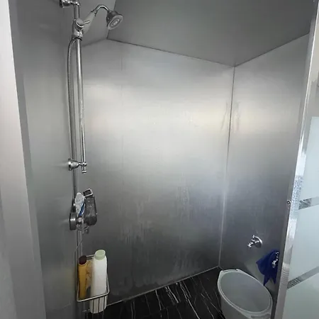 Lazri Bed and Breakfast